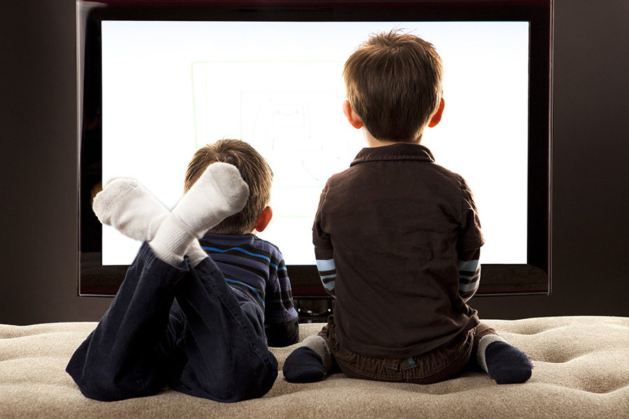 Trẻ em xem tivi nhiều có tốt không