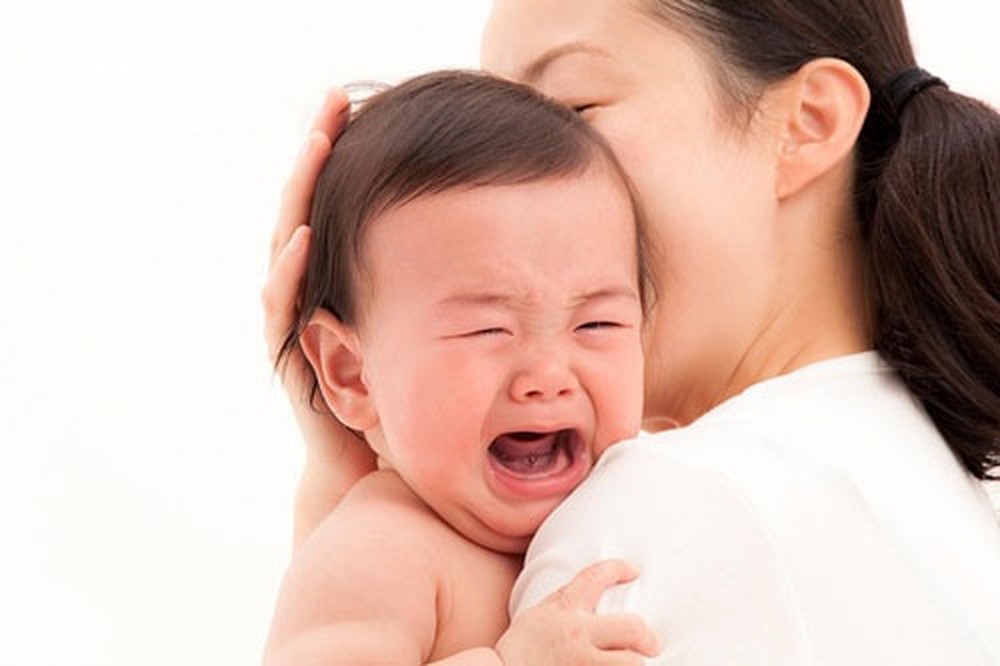Mách chiêu mẹ một số mẹo để bé đi chích ngừa không bị sốt